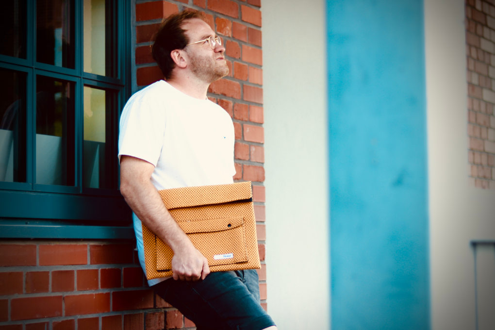 Tasche mit Mensch Trabant 1.1