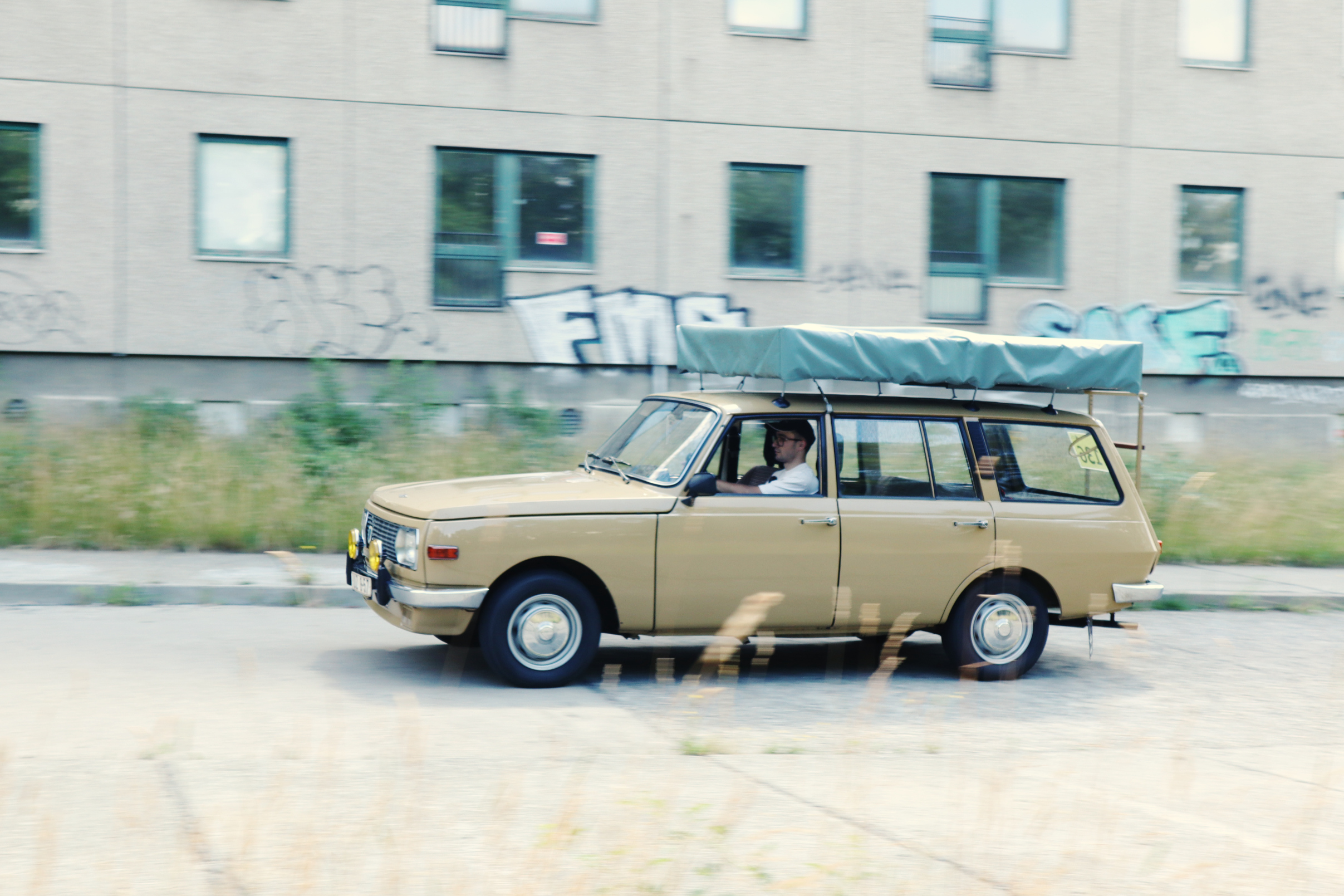 Ein Wartburg fürs Herz – Wie ein 18-Jähriger die DDR-Autolegende wieder aufleben lässt